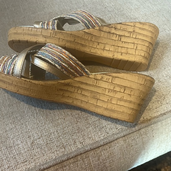 Italian Shoemakers Wedges - Picture 9 of 12